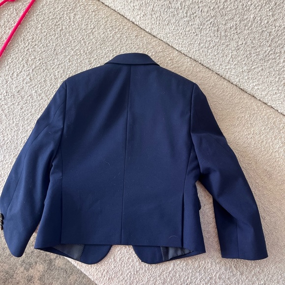 Saks fifth avenue boys blazer size 4 year old but could be up to 6 years old - Picture 4 of 4